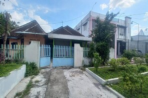 Exterior - OYO 95055 Homestay Panasan Pak Budi (Sambi)