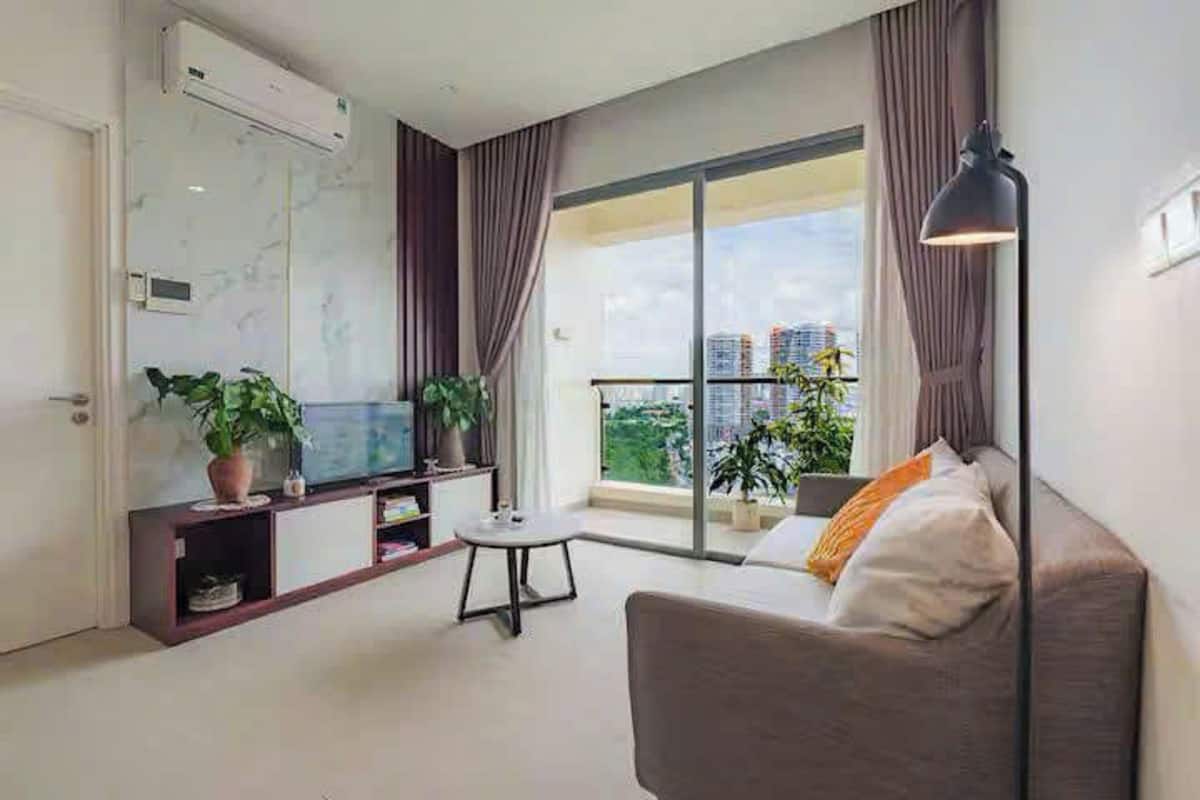 Suite presidencial, 2 habitaciones, con acceso al salón lounge del club, vista a la ciudad | Caja de seguridad en la habitación y decoración personalizada