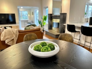 Dining - Designer Art Deco Suite in Downtown Rochester (Rochester)