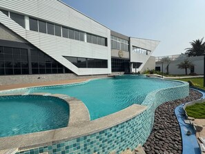 Outdoor pool - Shoreland Leisure Stays  (Chennai)