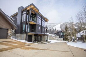 Exterior - OutWest Idaho Ski Condo (Sandpoint)