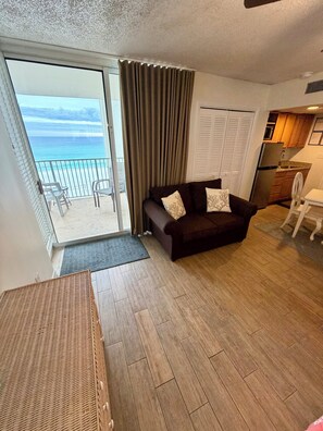 Smart TV - Cute Studio!
Condo in Panama City Beach, with a private balcony! Gulf views. (Panama City Beach)