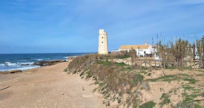 Comfortable Coastal Getaway for 6