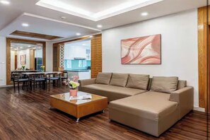 Familien-Suite, 3 Schlafzimmer, Zutritt zur Club Lounge, Stadtblick