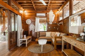 Suite, Lanai, Garden View | Living area - Tigerlillys Boutique Hotel (Lembongan Island)