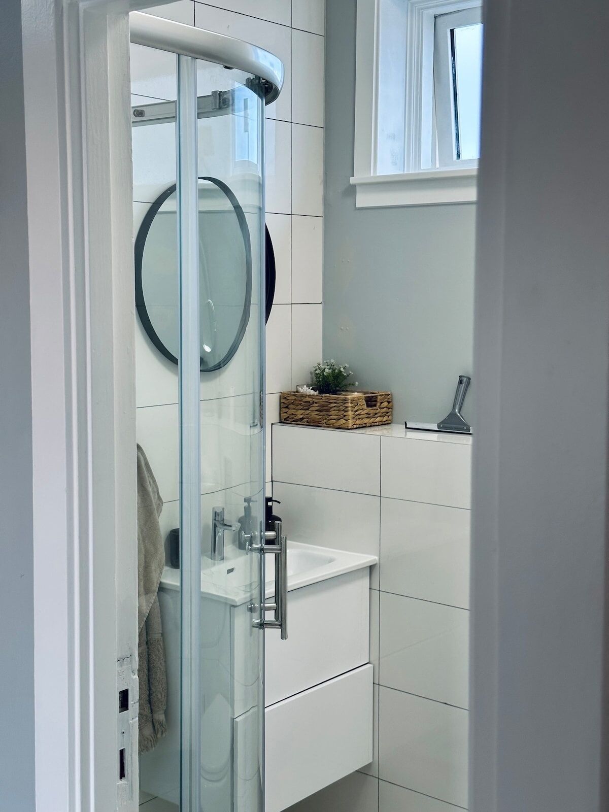 淋浴设施、吹风机、毛巾、肥皂