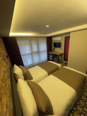 Superior Double or Twin Room, 1 Queen Bed, Non Smoking, Balcony | In-room safe, blackout drapes, soundproofing, iron/ironing board - Artelist Hotel (Istanbul)