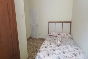 Room - OYO 95054 Prima Jaya Homestay Syariah (Tawang)