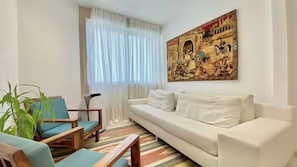 Comfort-Apartment, Klimaanlage, eingeschränkter Meerblick | Wohnzimmer