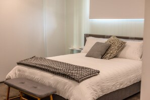 4 bedrooms, iron/ironing board, bed sheets