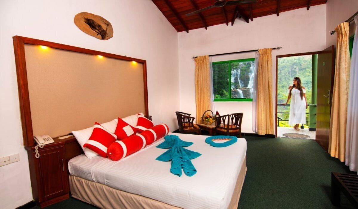 Habitación Deluxe con 1 cama matrimonial o 2 individuales, balcón, vista a la montaña | Escritorio y espacio para trabajar con laptop 
