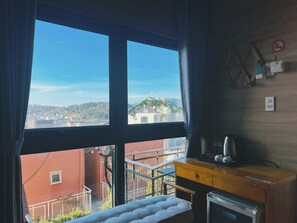 Memory-foam beds, minibar, individually decorated, desk - Rose Hill Villa Dalat (Da Lat)