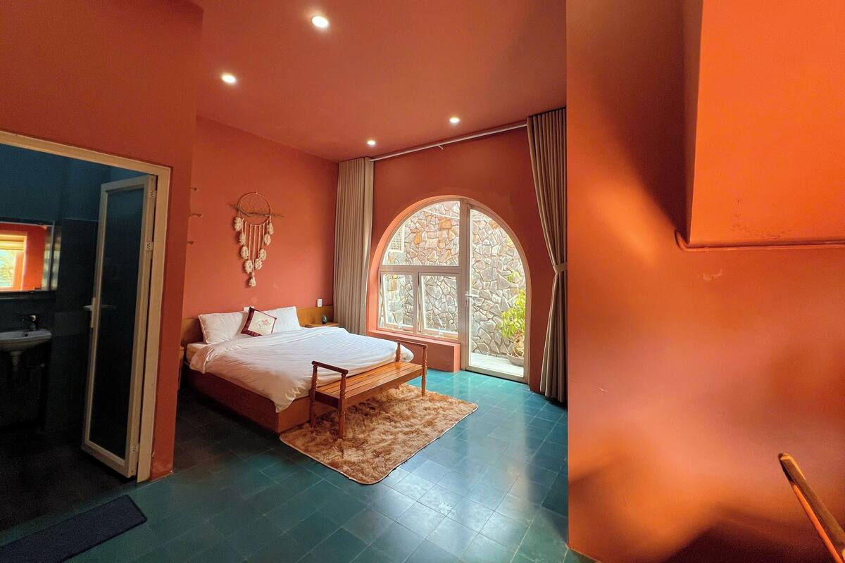 Deluxe Double Room Single Use | Memory foam beds, minibar, individually decorated, desk