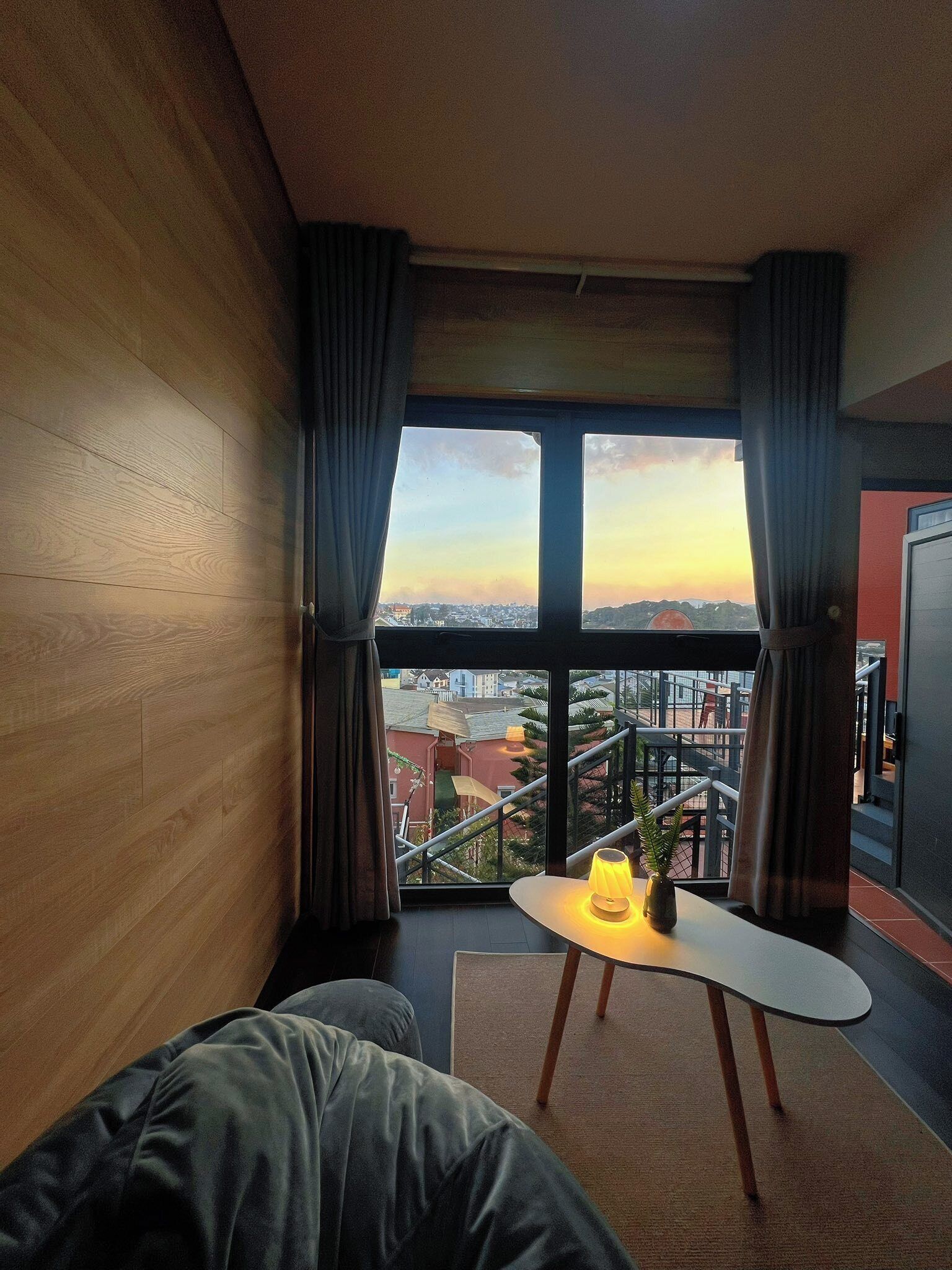 Estudio panorámico | Camas con efecto memoria, minibar y decoración personalizada 