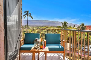 Property grounds - Hip Oceanfront Resort Vistas (Kihei)