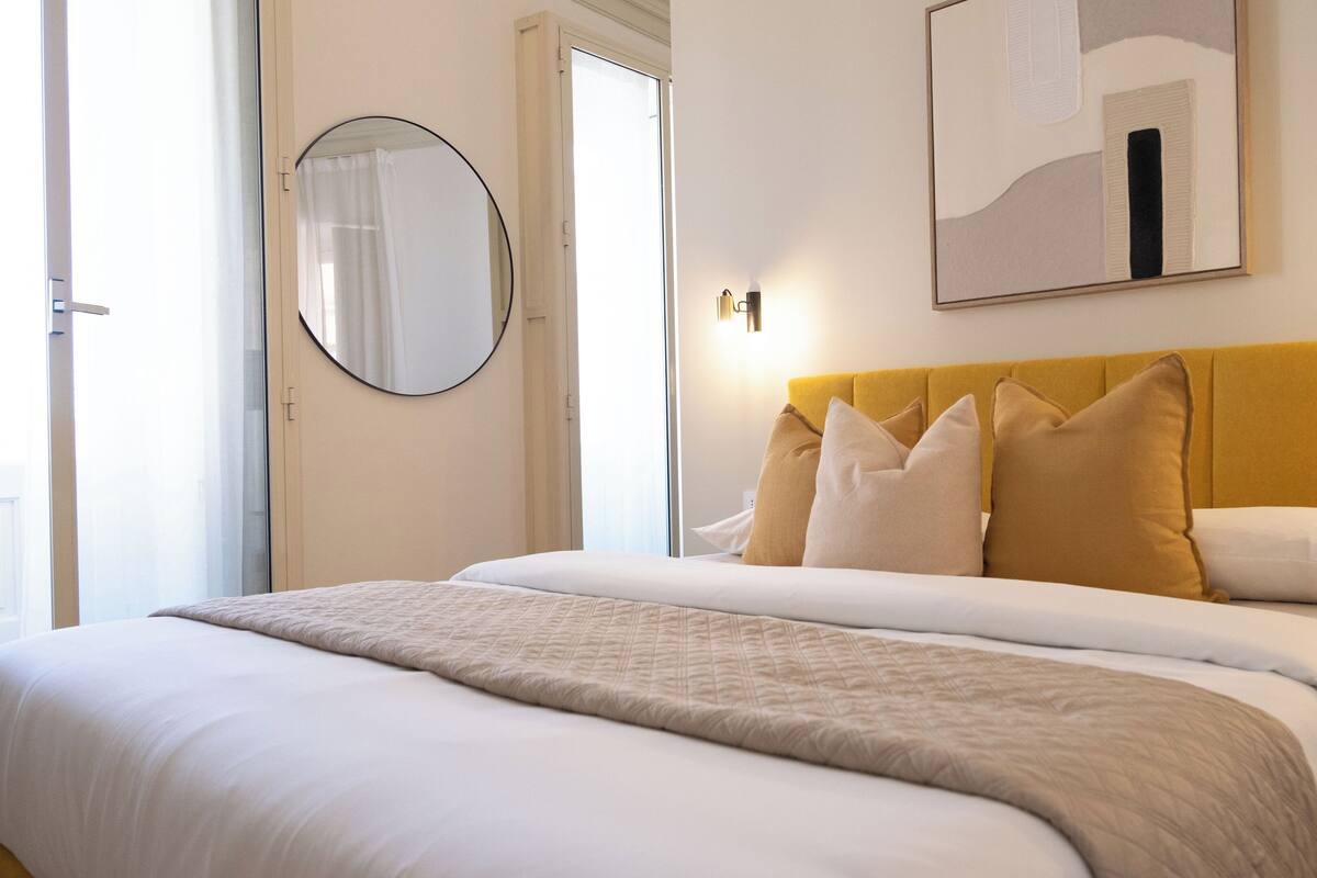 Apartamento conforto, vista para a cidade | Ferros/tábuas de passar roupa, Wi-Fi de cortesia