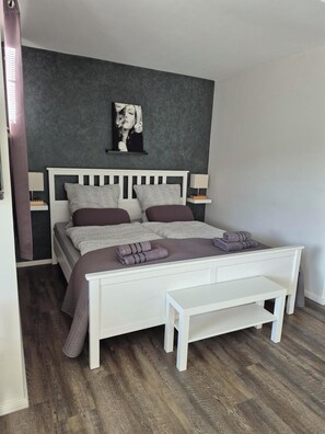 1 bedroom, in-room safe, free WiFi, bed sheets