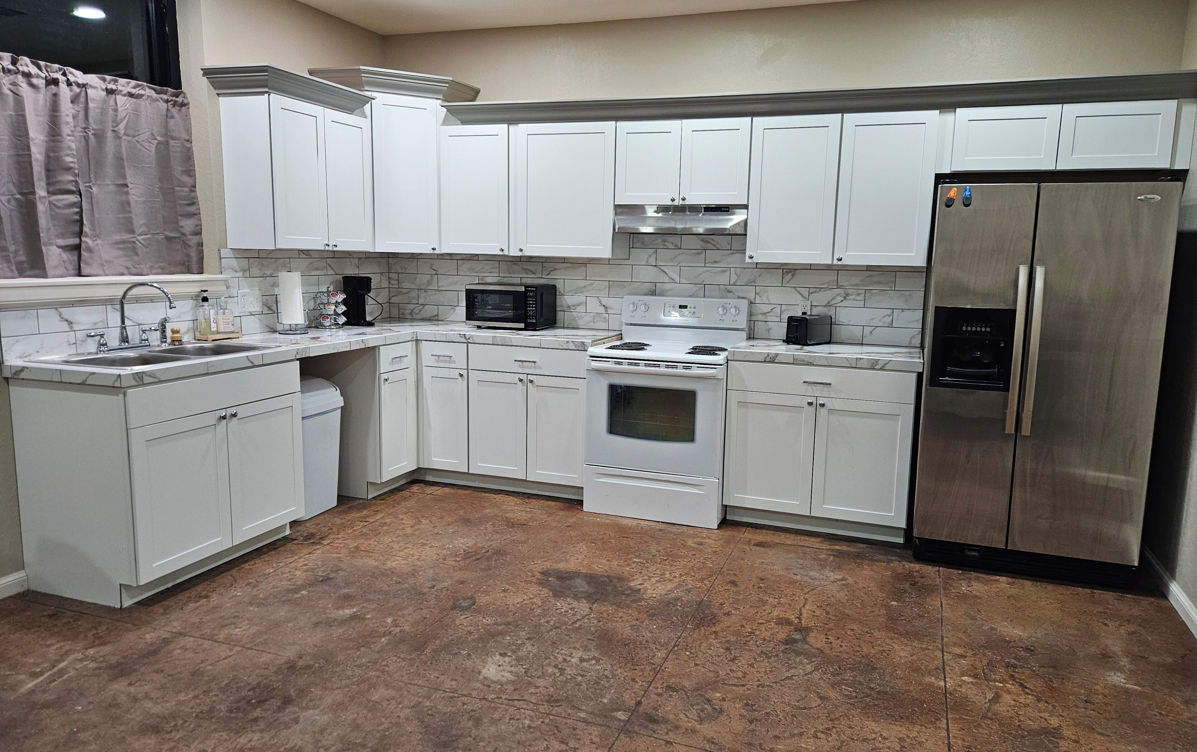 Frigorífic, microones, forn i placa de cuina 