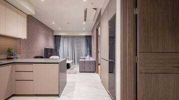 Grand Suite, 1 Bedroom, Club Lounge Access, City View | Egyptian cotton sheets, premium bedding, down comforters