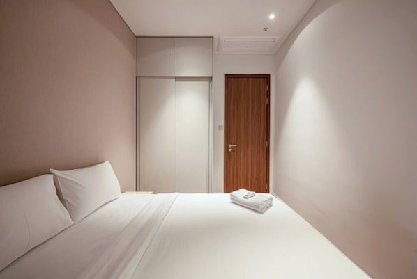 Suíte família, 3 quartos, acesso ao Club Lounge, vista para a cidade | Roupas de cama de algodão egípcio, roupas de cama premium