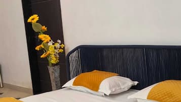 Free rollaway beds, free WiFi, bed sheets