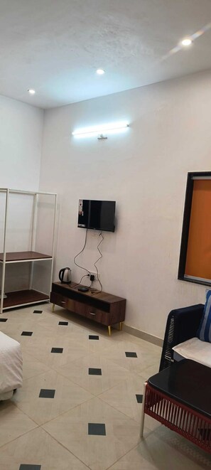 Villa | Badezimmer | Dusche, Handtücher, Seife, Shampoo