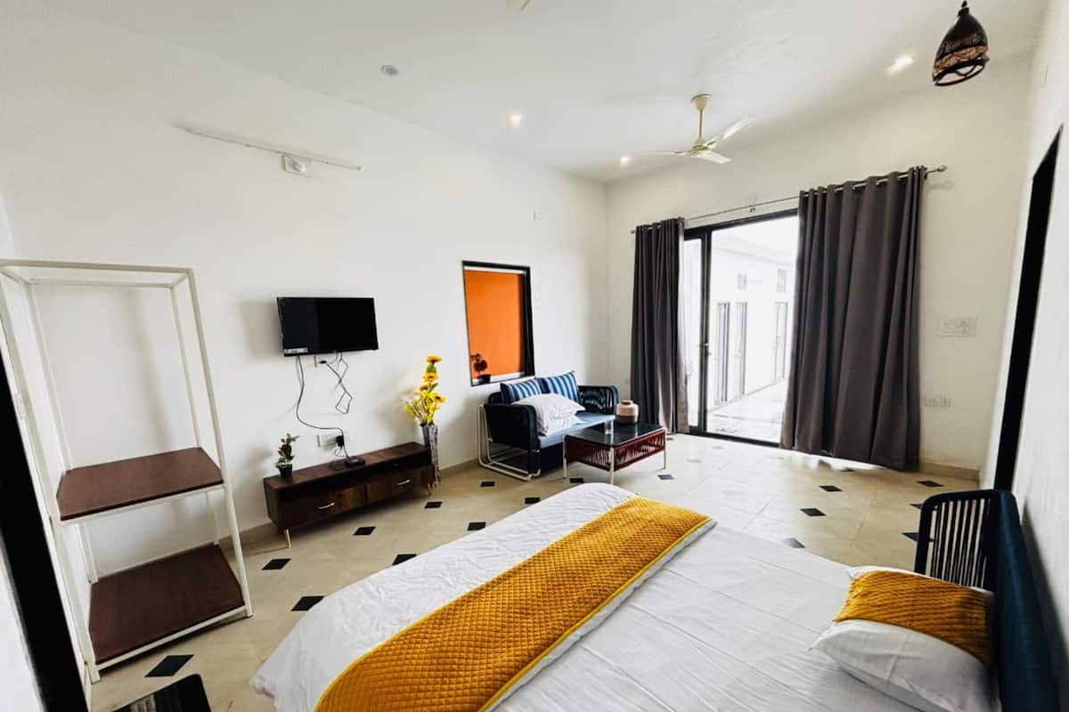 Villa | Free rollaway beds, free WiFi, bed sheets