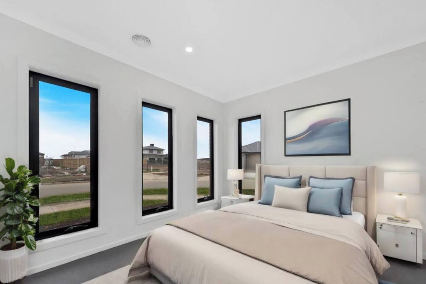 Desk, iron/ironing board, WiFi