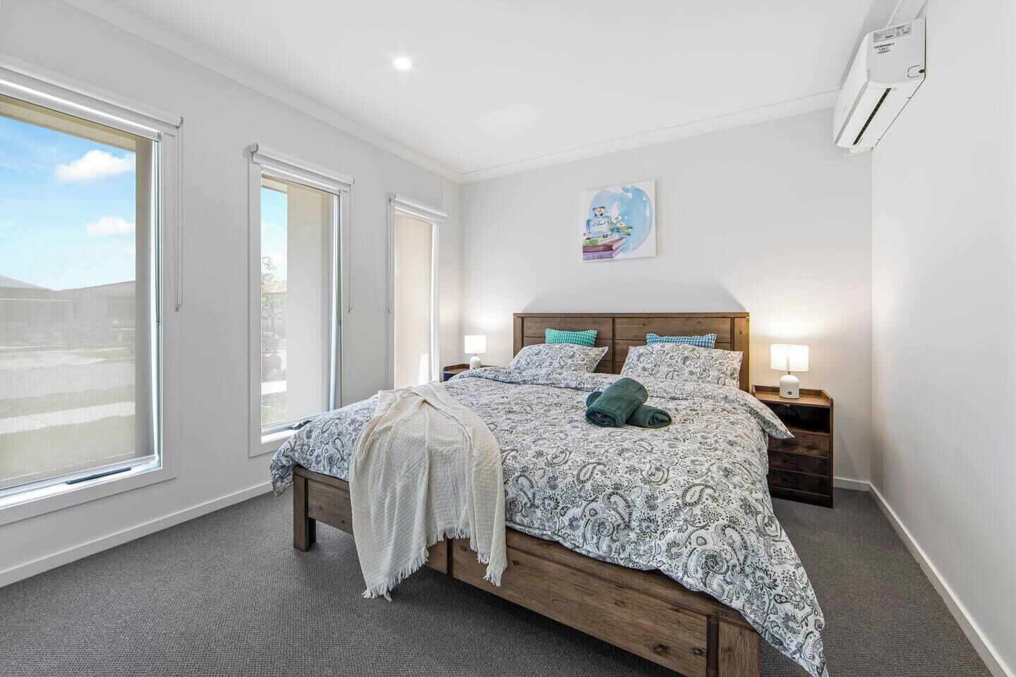 Schreibtisch, Bügeleisen/Bügelbrett, WLAN