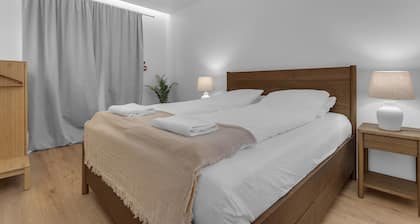 Castle Inn Downtown KEF 3