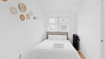 Iron/ironing board, internet, bed sheets