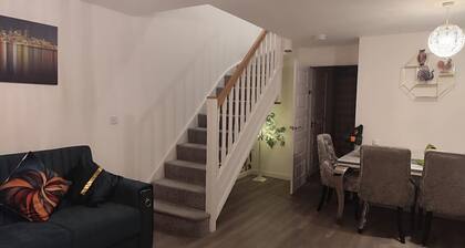 Spacious Home for Groups, Sleeps 8