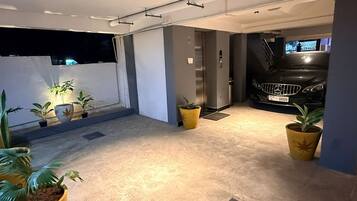 Ubetjent parkering (inkludert)