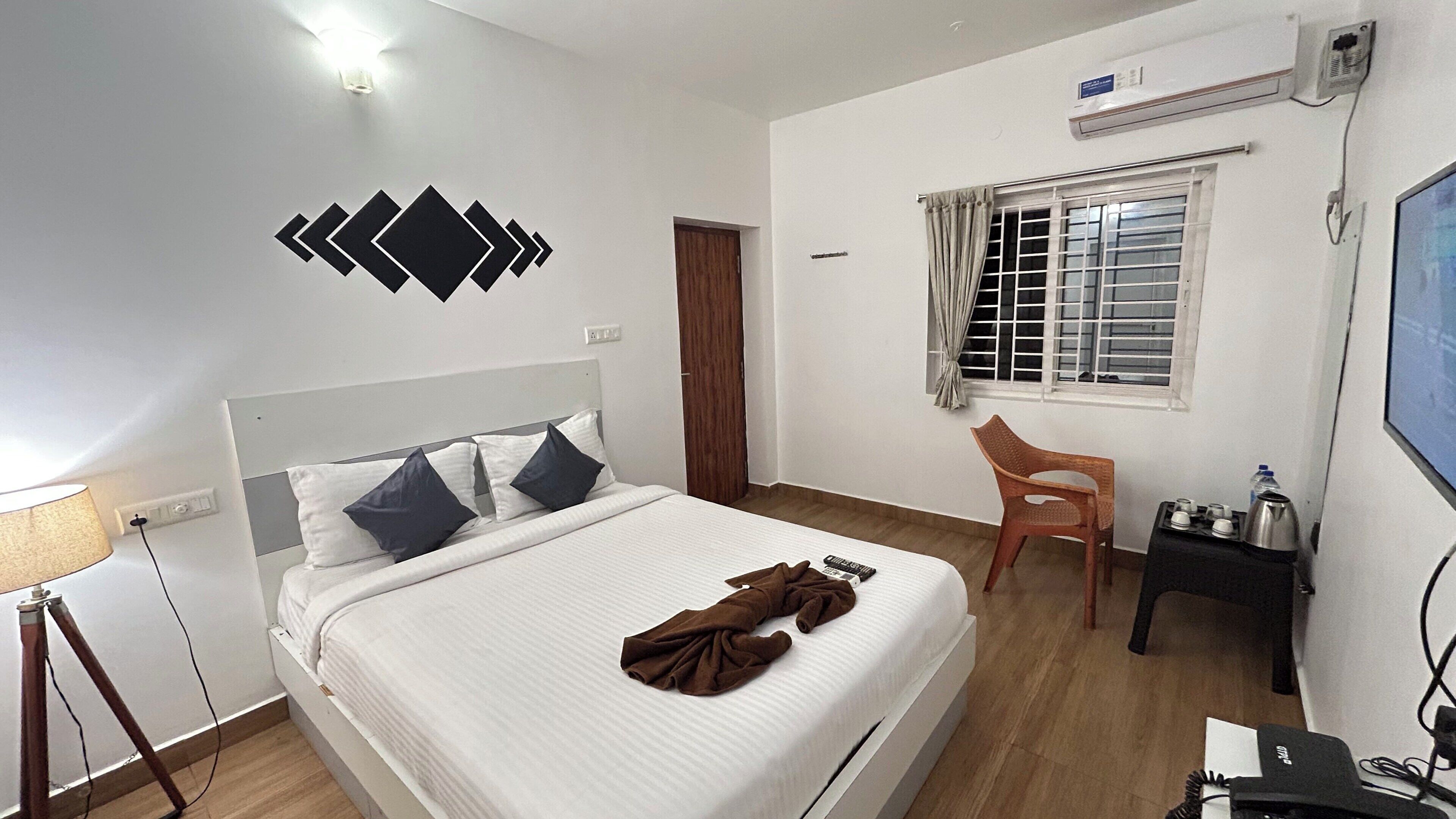 Desk, free WiFi, bed sheets