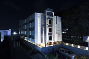 Front of property - The Base Inn (Vanur)