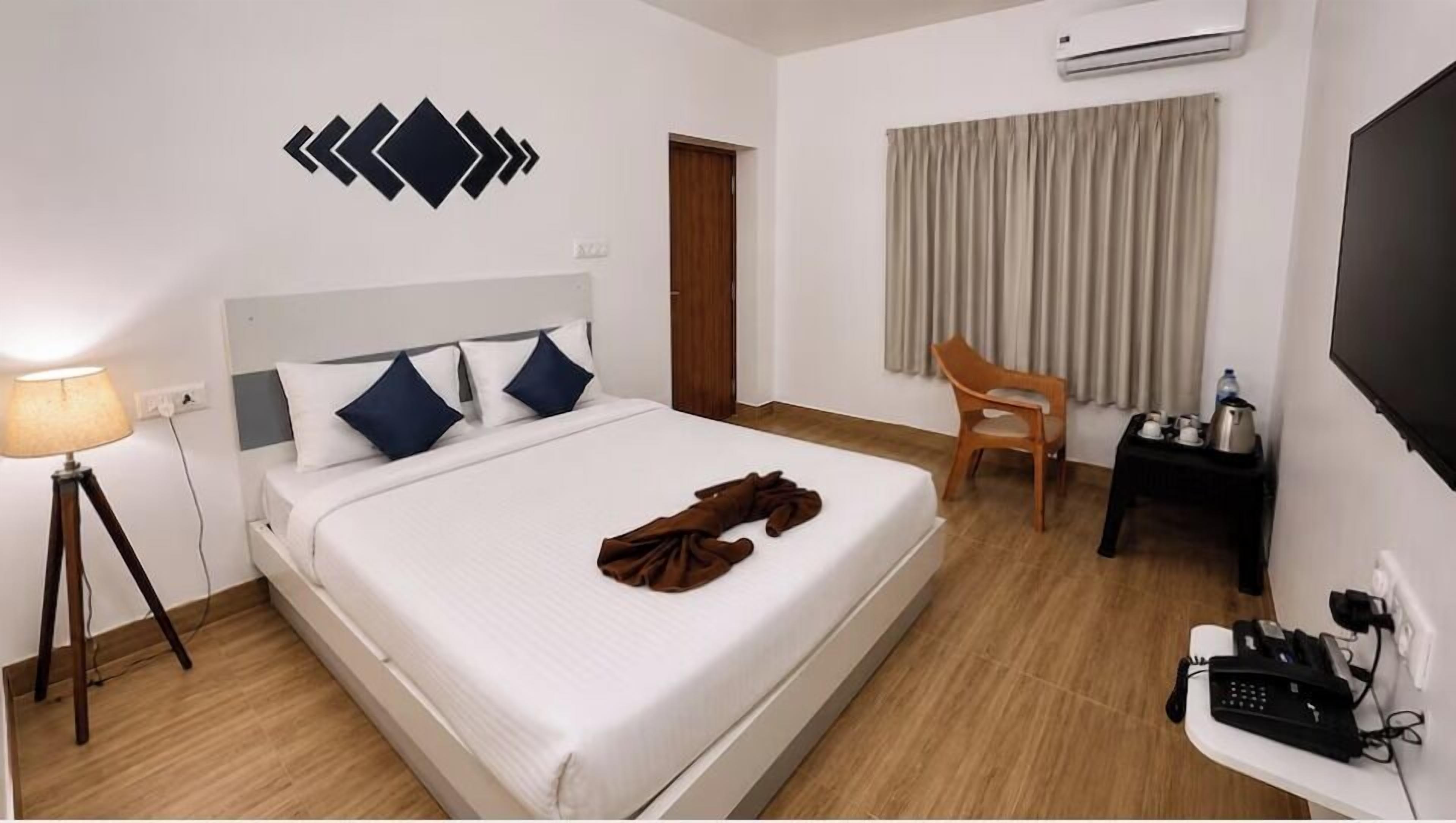 Desk, free WiFi, bed sheets