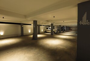 Free self-parking - The Base Inn (Vanur)