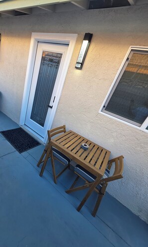 Outdoor dining - Comfort, location and a fair price, ALL IN ONE PLACE (Las Vegas)