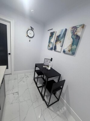 Dining - Comfort, location and a fair price, ALL IN ONE PLACE (Las Vegas)
