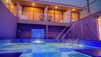 Deluxe Sea View Room with Balcony and Open Jacuzzi | Free WiFi