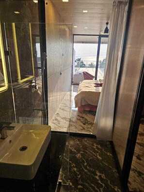 Ilmaiset hygieniatuotteet, pyyhkeet, saippua, sampoo