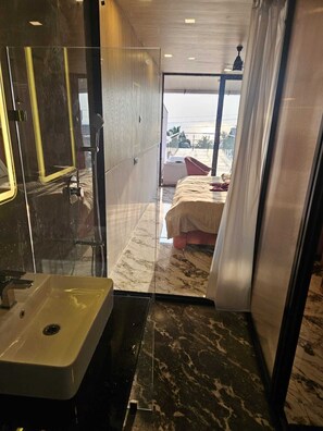 Free toiletries, towels, soap, shampoo - Coco 7 Beach Resort (Mandrem)