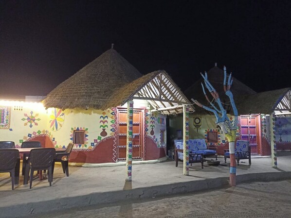 Exterior - White Desert Homestay (Bhuj)