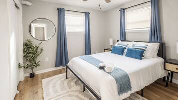 2 bedrooms, internet, bed sheets
