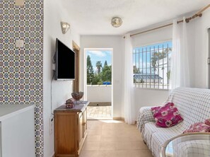 Apartment | Living room - Conil Group Getaway With Pool (Conil de la Frontera)