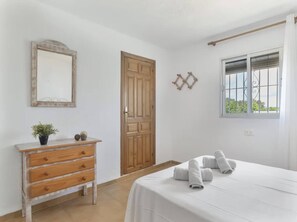 Apartment - Conil Group Getaway With Pool (Conil de la Frontera)