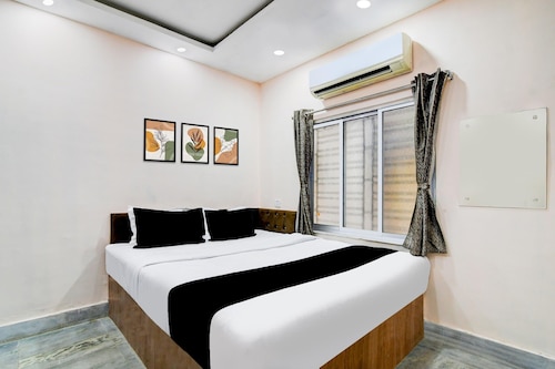 Classic 25 Th Lantern Guest House