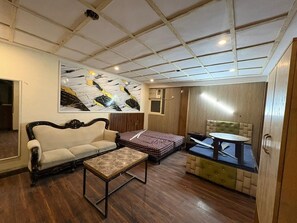 Habitación doble Deluxe | Escritorio, espacio para trabajar con laptop y wifi gratis 