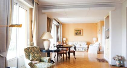 Bel appartement de 3 chambres avec grands volumes