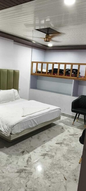 Comfort Triple Room - Viyom Regency (Nanital)